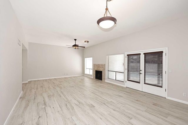 1627 E Redfield Road, Tempe, AZ 85283