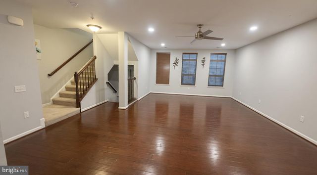 43573 HELMSDALE TER, Chantilly, VA 20152