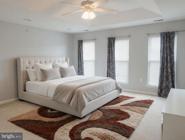 43573 HELMSDALE TER, Chantilly, VA 20152