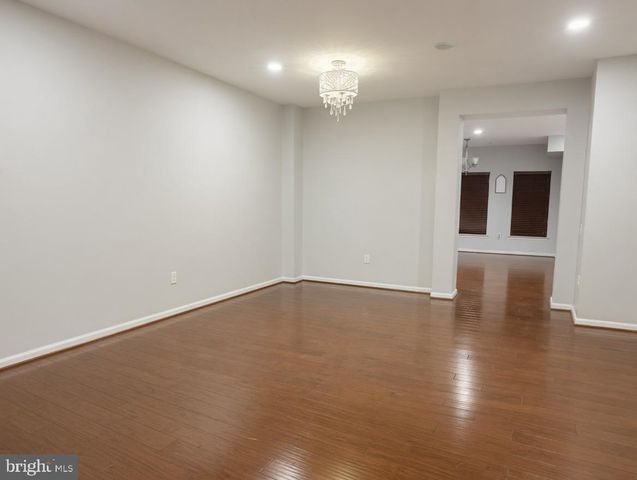 43573 HELMSDALE TER, Chantilly, VA 20152