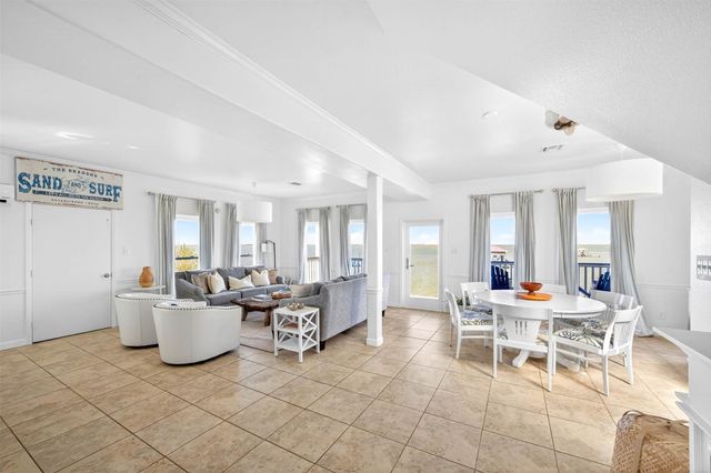 11818 Sportsman Road, Galveston, TX 77554