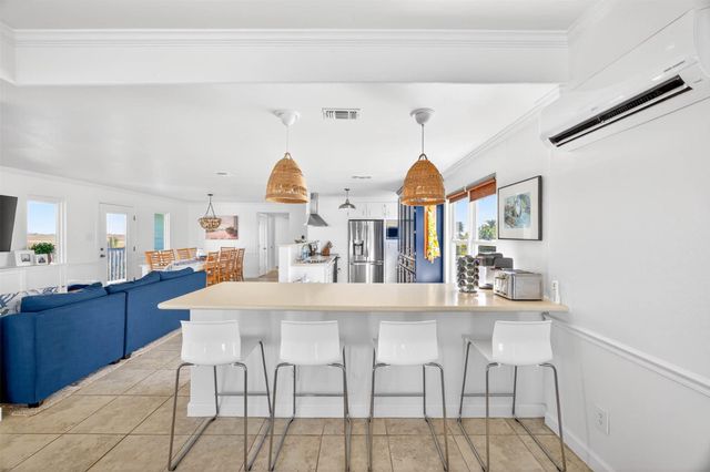 11818 Sportsman Road, Galveston, TX 77554