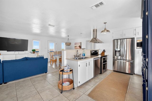 11818 Sportsman Road, Galveston, TX 77554