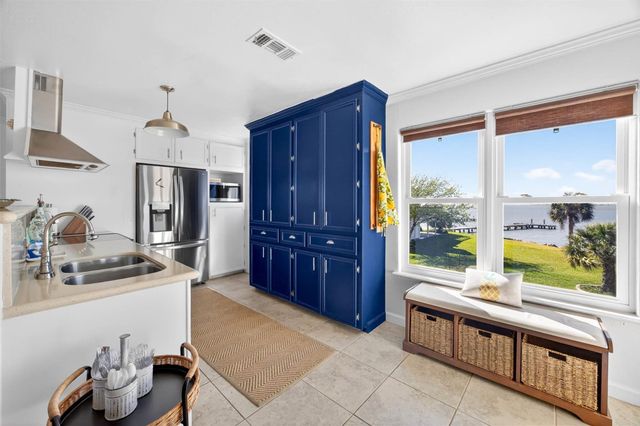 11818 Sportsman Road, Galveston, TX 77554