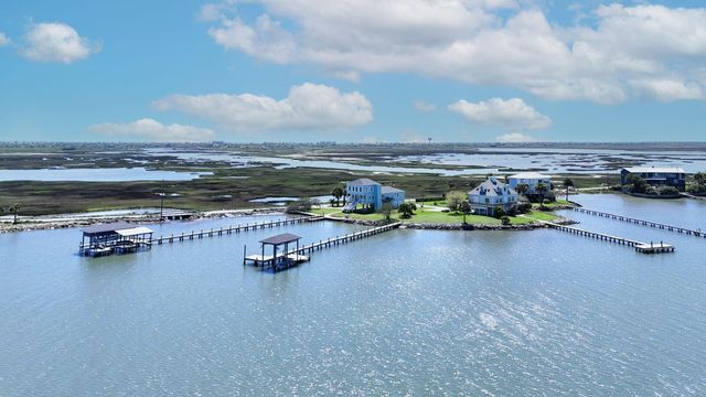11818 Sportsman Road, Galveston, TX 77554