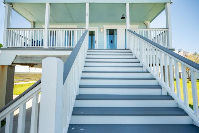 11818 Sportsman Road, Galveston, TX 77554