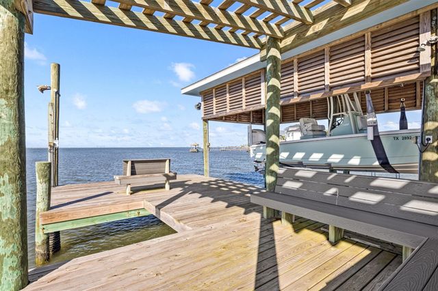 11818 Sportsman Road, Galveston, TX 77554