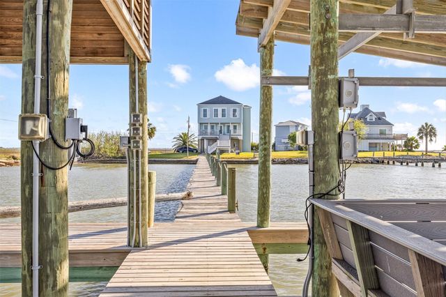 11818 Sportsman Road, Galveston, TX 77554