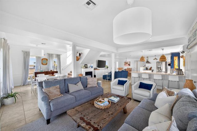 11818 Sportsman Road, Galveston, TX 77554