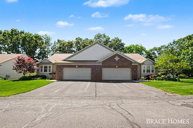 2902 Woodridge Circle, Grand Rapids, MI 49525