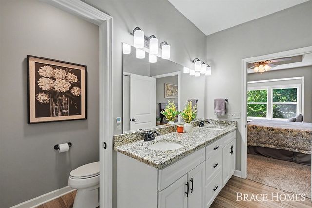 2902 Woodridge Circle, Grand Rapids, MI 49525
