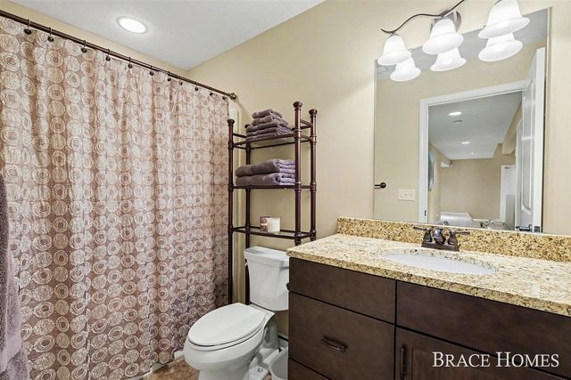 2902 Woodridge Circle, Grand Rapids, MI 49525