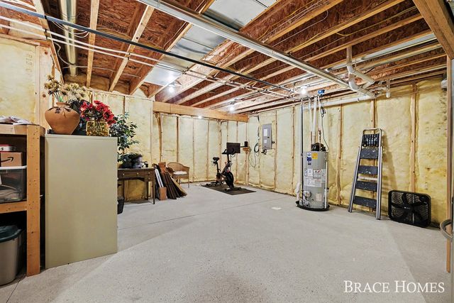2902 Woodridge Circle, Grand Rapids, MI 49525