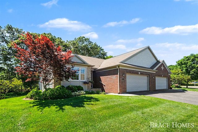 2902 Woodridge Circle, Grand Rapids, MI 49525