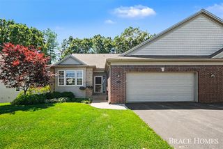 2902 Woodridge Circle, Grand Rapids, MI 49525