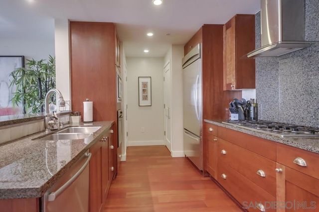 700 W E 1202, San Diego, CA 92101