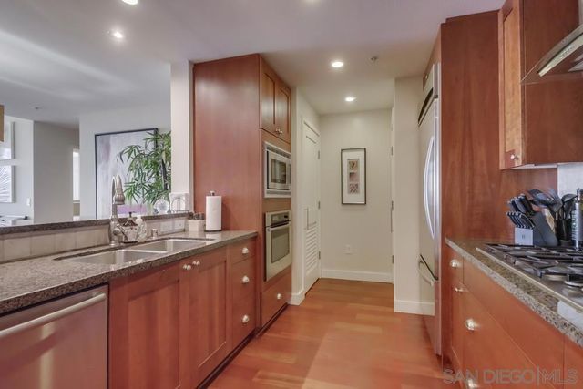 700 W E 1202, San Diego, CA 92101