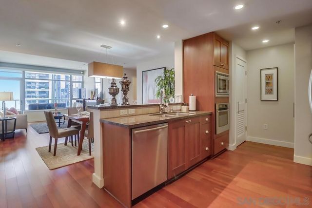 700 W E 1202, San Diego, CA 92101