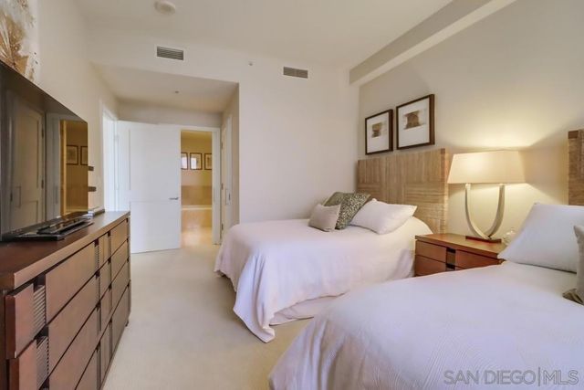 700 W E 1202, San Diego, CA 92101