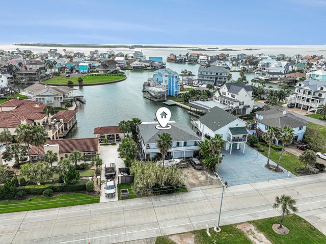 1435 Tiki Drive, Tiki Island, TX 77554