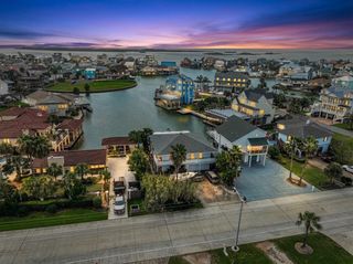 1435 Tiki Drive, Tiki Island, TX 77554