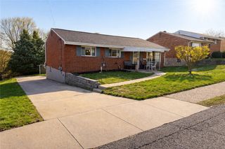 1110 Portsmouth Dr, Port Vue, PA 15133