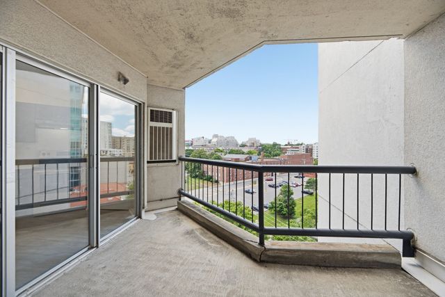 900 19th Ave S Apt 1001, Nashville, TN 37212