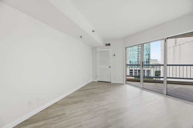 900 19th Ave S Apt 1001, Nashville, TN 37212