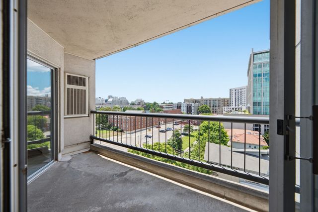 900 19th Ave S Apt 1001, Nashville, TN 37212