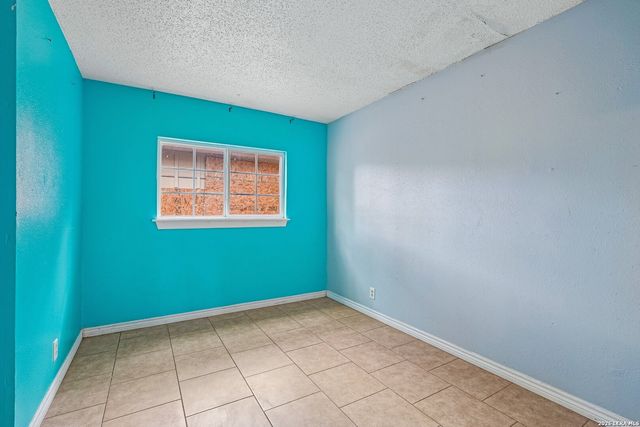 10055 Amber Field, San Antonio, TX 78245