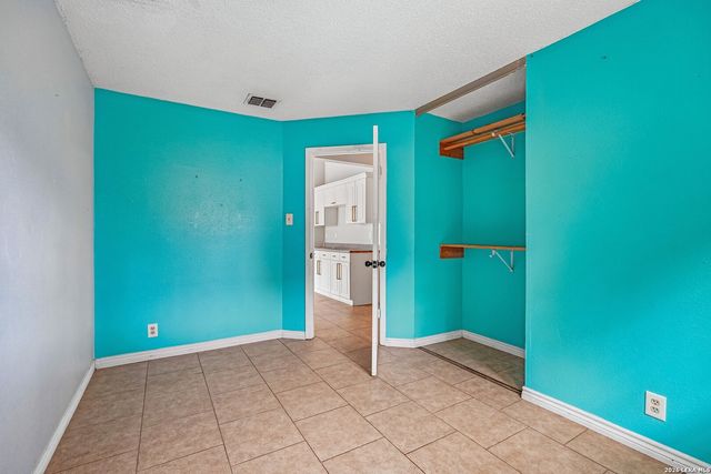 10055 Amber Field, San Antonio, TX 78245