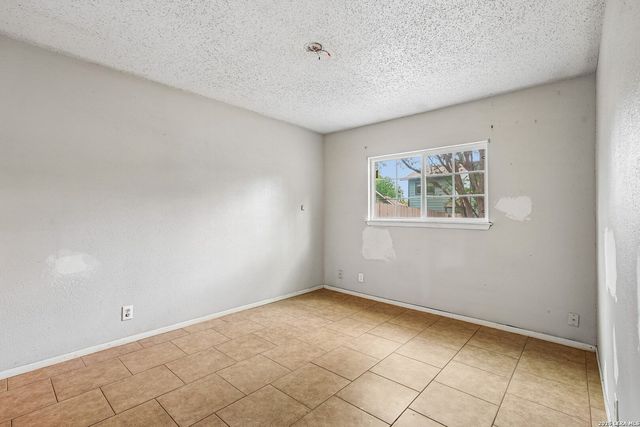 10055 Amber Field, San Antonio, TX 78245