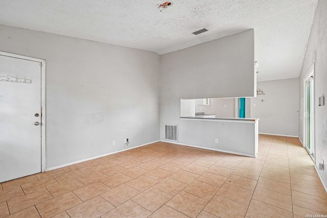 10055 Amber Field, San Antonio, TX 78245