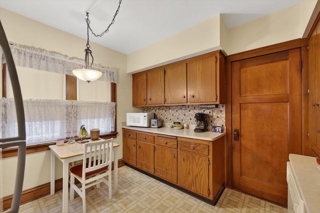 325 N 71st STREET, Wauwatosa, WI 53213