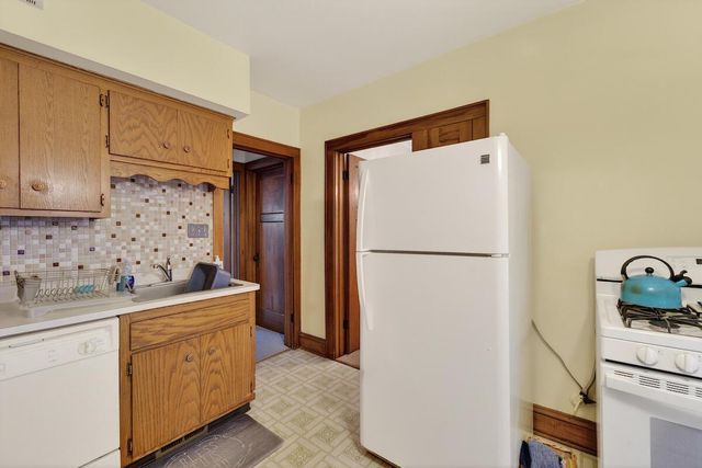 325 N 71st STREET, Wauwatosa, WI 53213