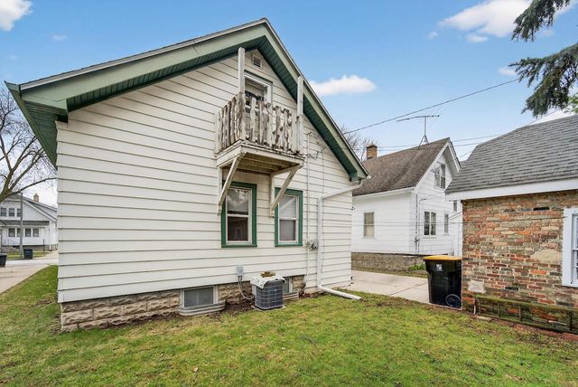 325 N 71st STREET, Wauwatosa, WI 53213