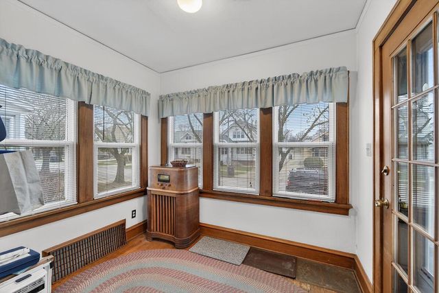 325 N 71st STREET, Wauwatosa, WI 53213