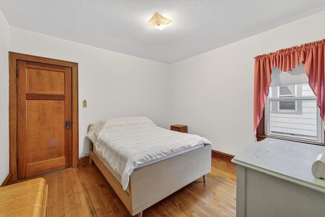 325 N 71st STREET, Wauwatosa, WI 53213
