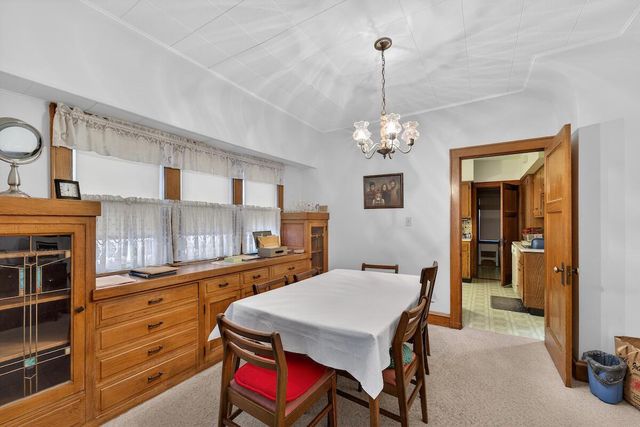 325 N 71st STREET, Wauwatosa, WI 53213