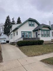 325 N 71st STREET, Wauwatosa, WI 53213