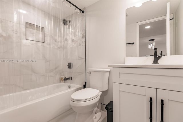 807 W Oakland Park Boulevard H12, Oakland Park, FL 33311