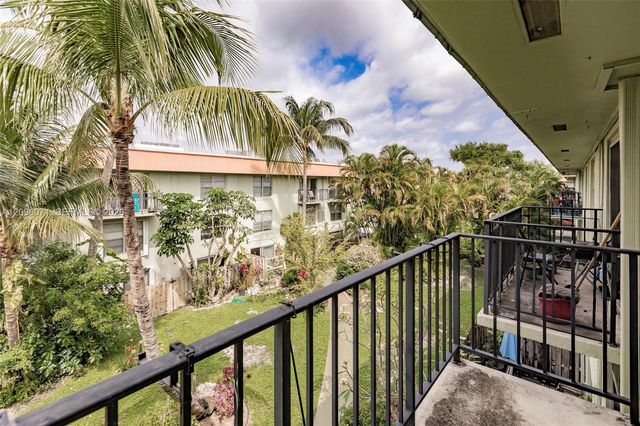807 W Oakland Park Boulevard H12, Oakland Park, FL 33311