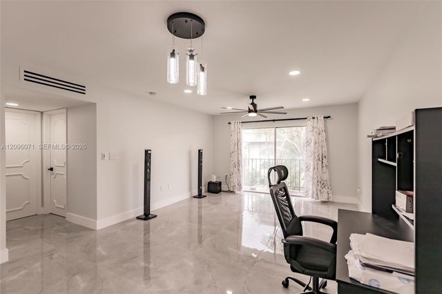807 W Oakland Park Boulevard H12, Oakland Park, FL 33311