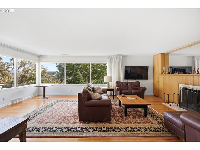60 W 22ND Ave, Eugene, OR 97405