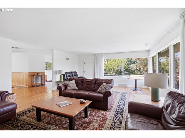 60 W 22ND Ave, Eugene, OR 97405