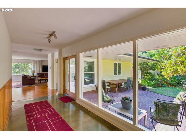 60 W 22ND Ave, Eugene, OR 97405