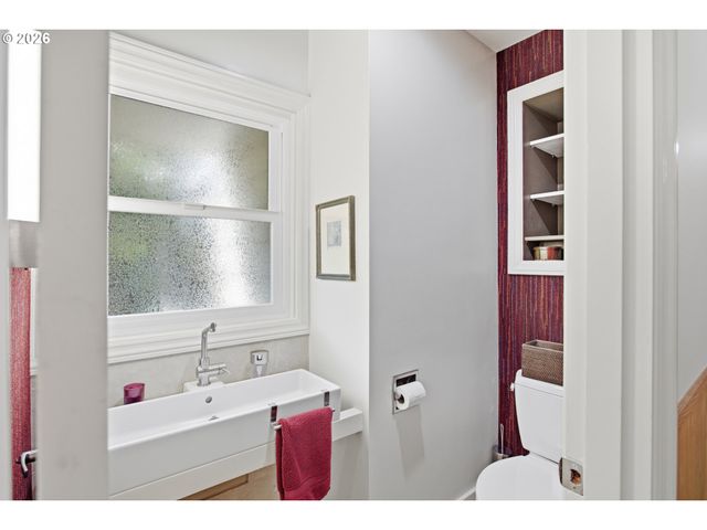 60 W 22ND Ave, Eugene, OR 97405