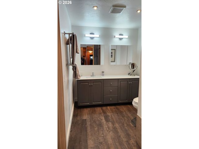 60 W 22ND Ave, Eugene, OR 97405