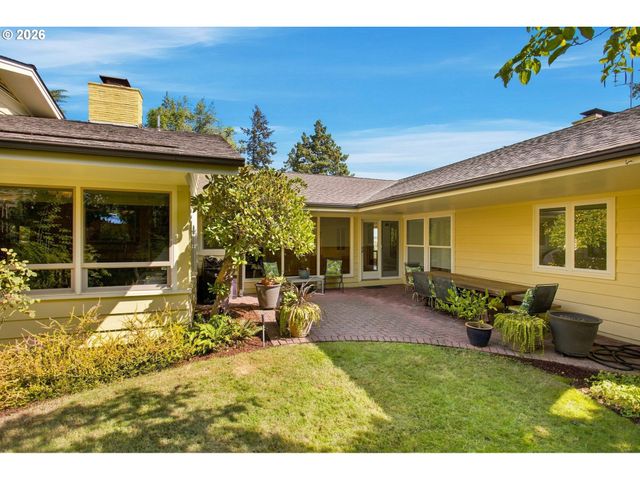60 W 22ND Ave, Eugene, OR 97405