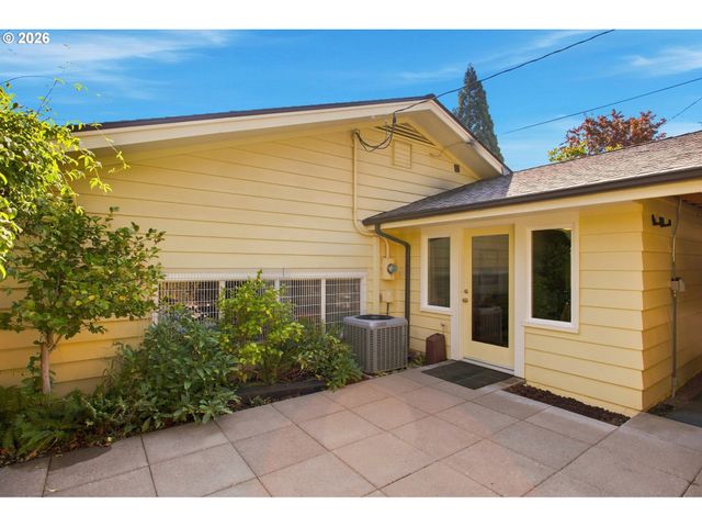 60 W 22ND Ave, Eugene, OR 97405